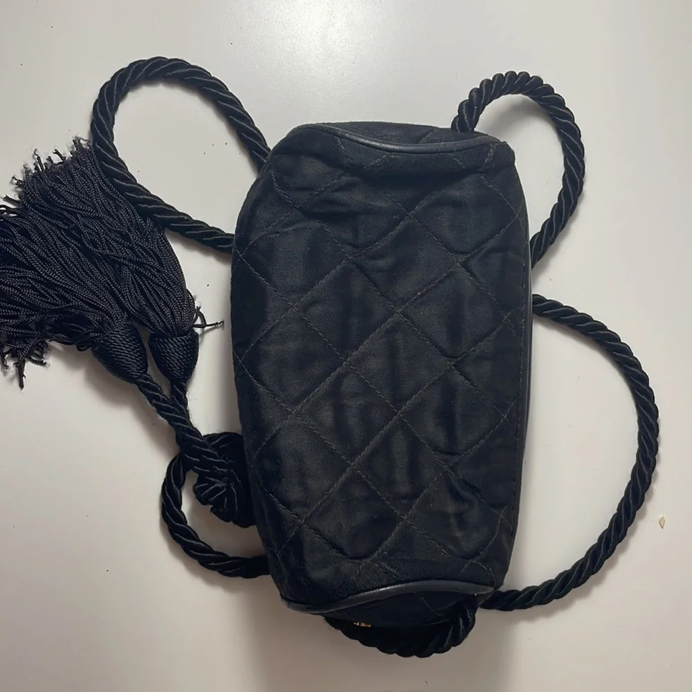 AUTHENTIC VINTAGE CHANEL CROSS BODY POUCH SATIN BLACK TASSLE - Picture 8 of 15